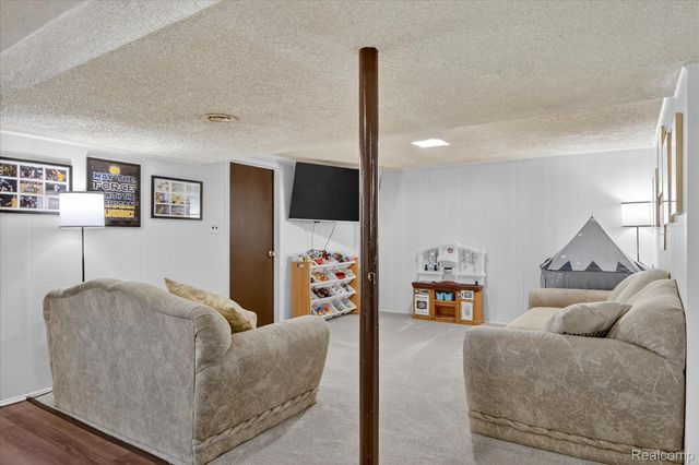 28662 Grandon Street, Livonia, MI 48150