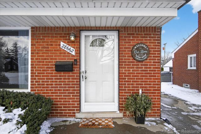 28662 Grandon Street, Livonia, MI 48150