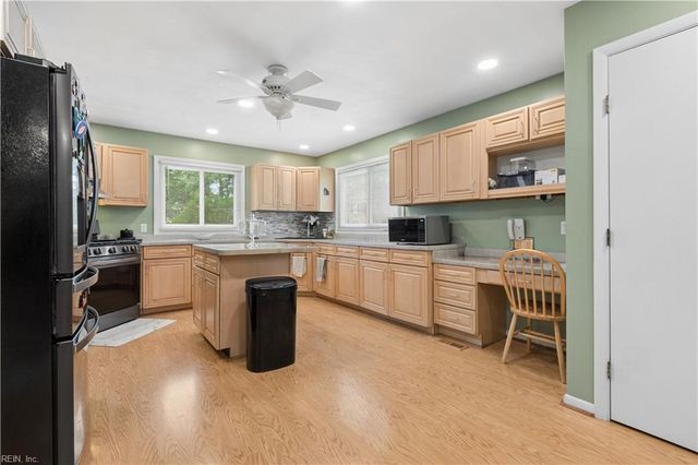 2101 Piney Woods Ct, Virginia Beach, VA 23456