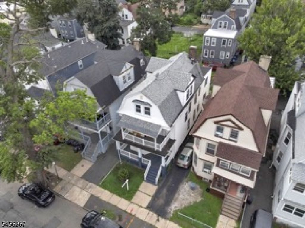 233 S Clinton St, East Orange City, NJ 07018 — photo 4