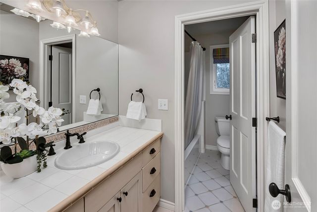 21625 NE 175th Street, Woodinville, WA 98077