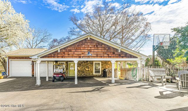 200 Cameron Avenue, Vass, NC 28394