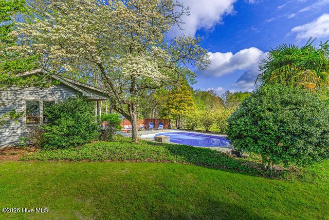 200 Cameron Avenue, Vass, NC 28394