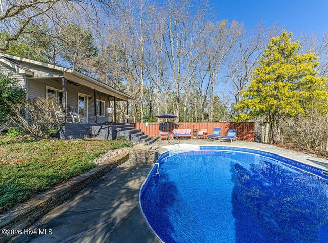 200 Cameron Avenue, Vass, NC 28394