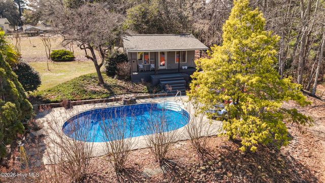 200 Cameron Avenue, Vass, NC 28394