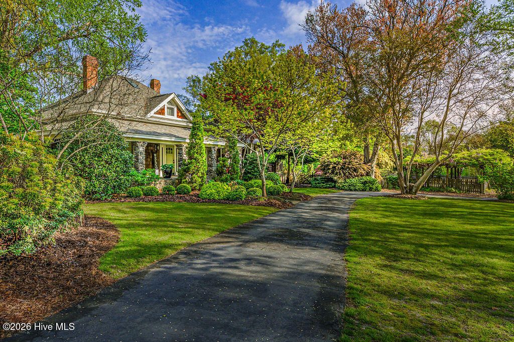 200 Cameron Avenue, Vass, NC 28394