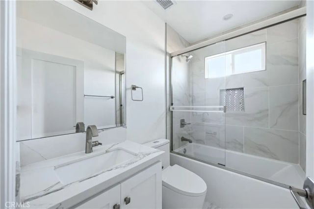10538 La Reina, Downey, CA 90241