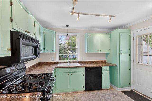 546 Hamilton Avenue, Lansing, MI 48910