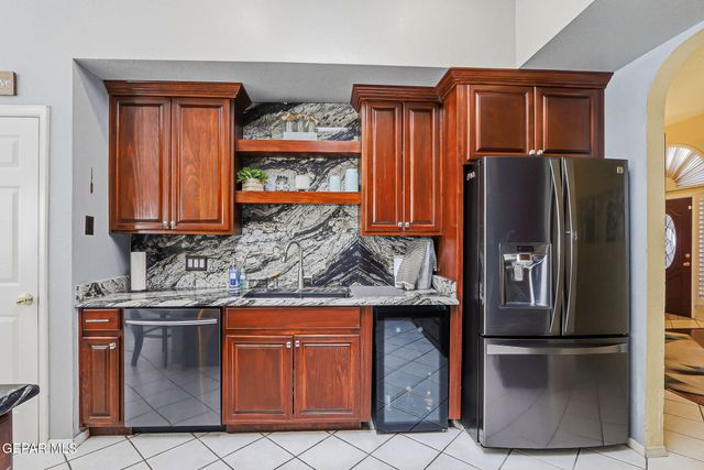 1372 SILVER GATE Place, El Paso, TX 79936