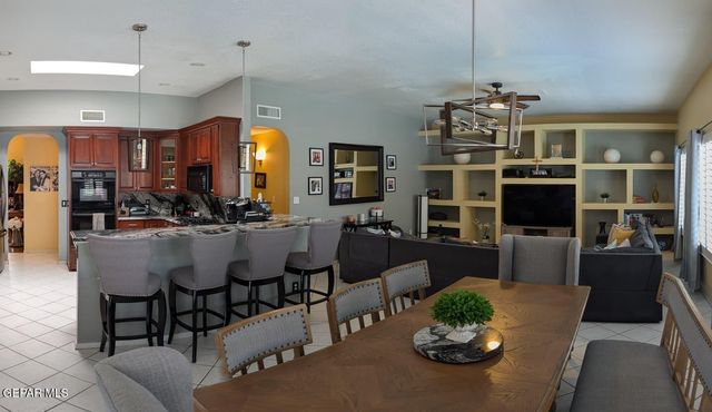 1372 SILVER GATE Place, El Paso, TX 79936