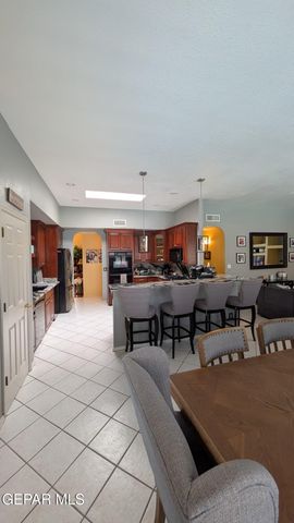 1372 SILVER GATE Place, El Paso, TX 79936