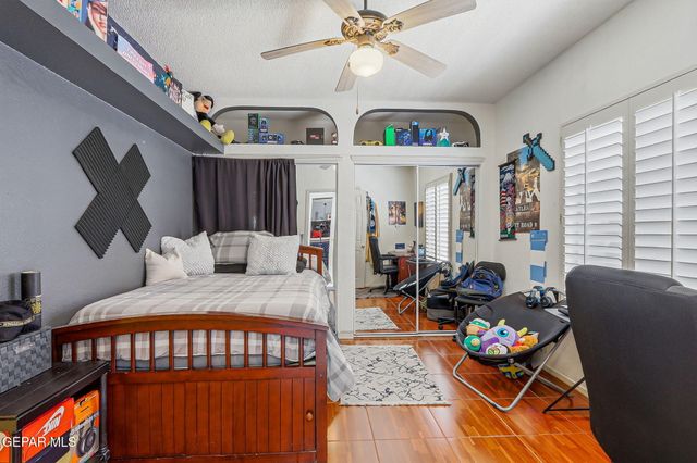 1372 SILVER GATE Place, El Paso, TX 79936