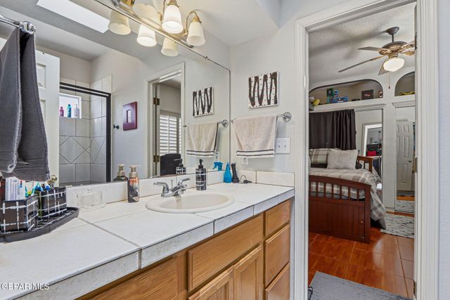 1372 SILVER GATE Place, El Paso, TX 79936