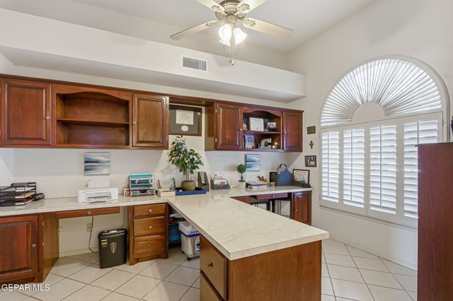 1372 SILVER GATE Place, El Paso, TX 79936