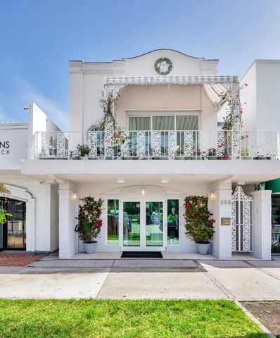 255 ROYAL POINCIANA Way 2nd floor, Palm Beach, FL 33480