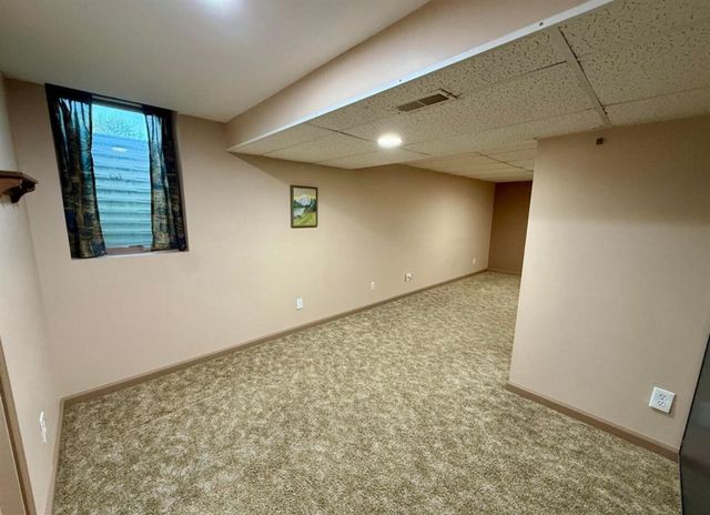 911 S Lincoln Avenue, Three Rivers, MI 49093