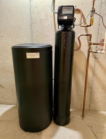 911 S Lincoln Avenue, Three Rivers, MI 49093