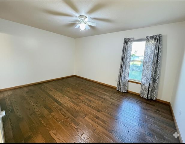 911 S Lincoln Avenue, Three Rivers, MI 49093