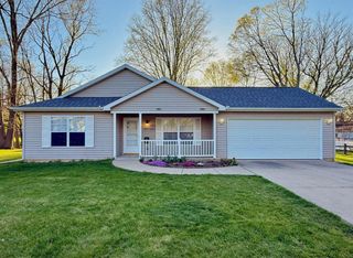 911 S Lincoln Avenue, Three Rivers, MI 49093