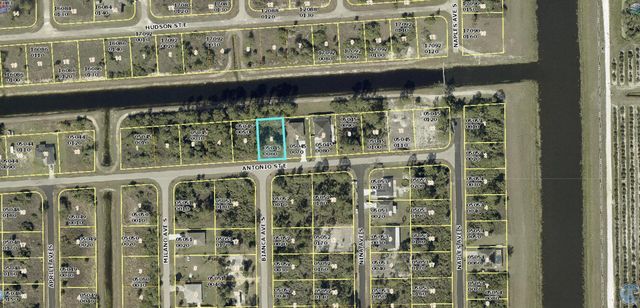 1237 Antonio Street E, Lehigh Acres, FL 33974