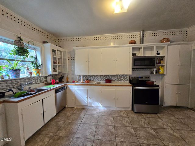 1014 N Independence Street, Kinston, NC 28501