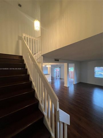 561 Racquet Club Road 21, Weston, FL 33326