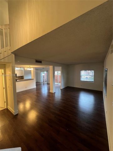 561 Racquet Club Road 21, Weston, FL 33326