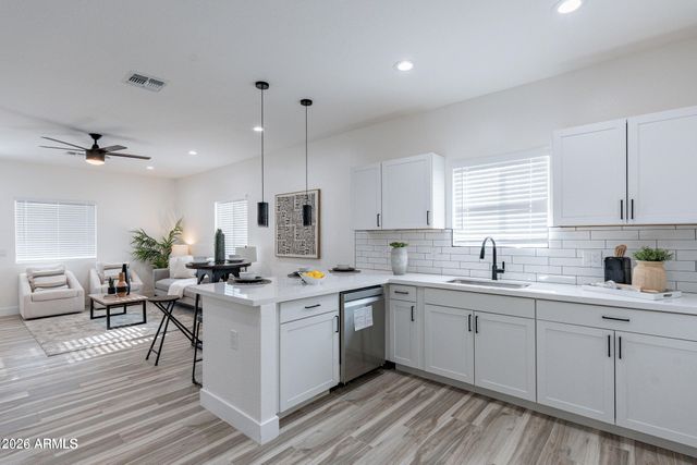 4815 S 28th Street 2, Phoenix, AZ 85040