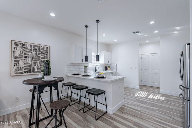 4815 S 28th Street 2, Phoenix, AZ 85040