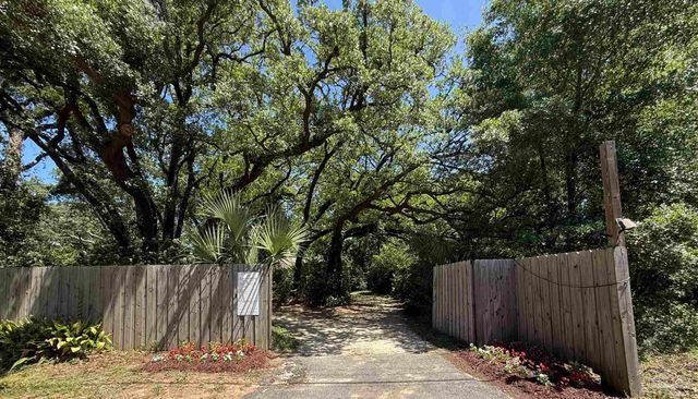 12480 Lillian Hwy, Pensacola, FL 32506