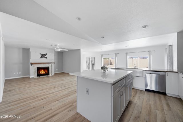 4638 E LA PUENTE Avenue, Phoenix, AZ 85044
