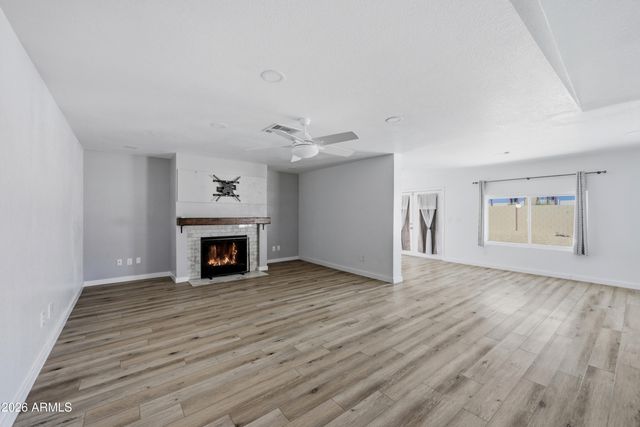 4638 E LA PUENTE Avenue, Phoenix, AZ 85044
