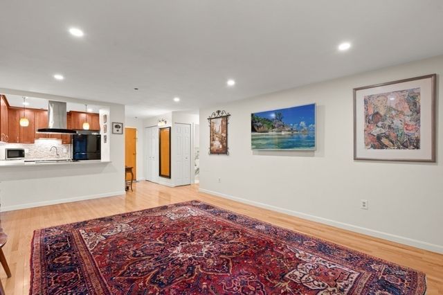 22 Railroad St 314, Andover, MA 01810