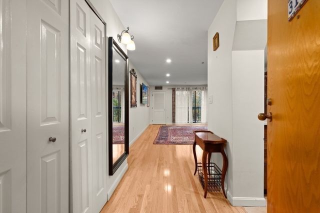 22 Railroad St 314, Andover, MA 01810