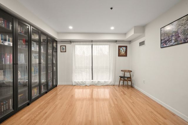 22 Railroad St 314, Andover, MA 01810