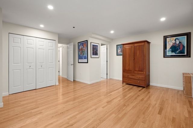 22 Railroad St 314, Andover, MA 01810
