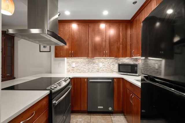 22 Railroad St 314, Andover, MA 01810
