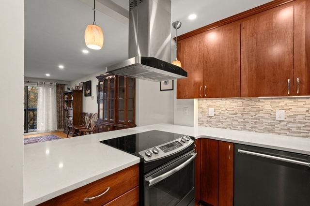 22 Railroad St 314, Andover, MA 01810