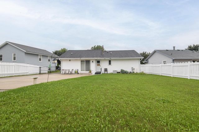 9771 W Darnel AVENUE, Milwaukee, WI 53224