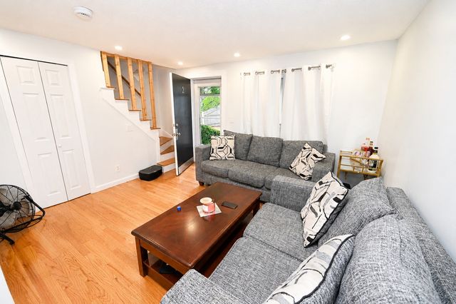 994 Washington St 2, Weymouth, MA 02189