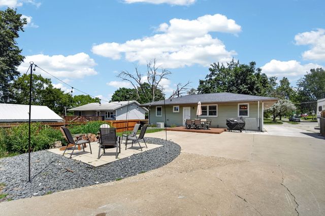 3826 E 40th Street, Des Moines, IA 50317