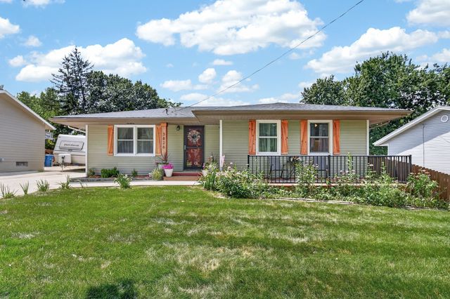 3826 E 40th Street, Des Moines, IA 50317