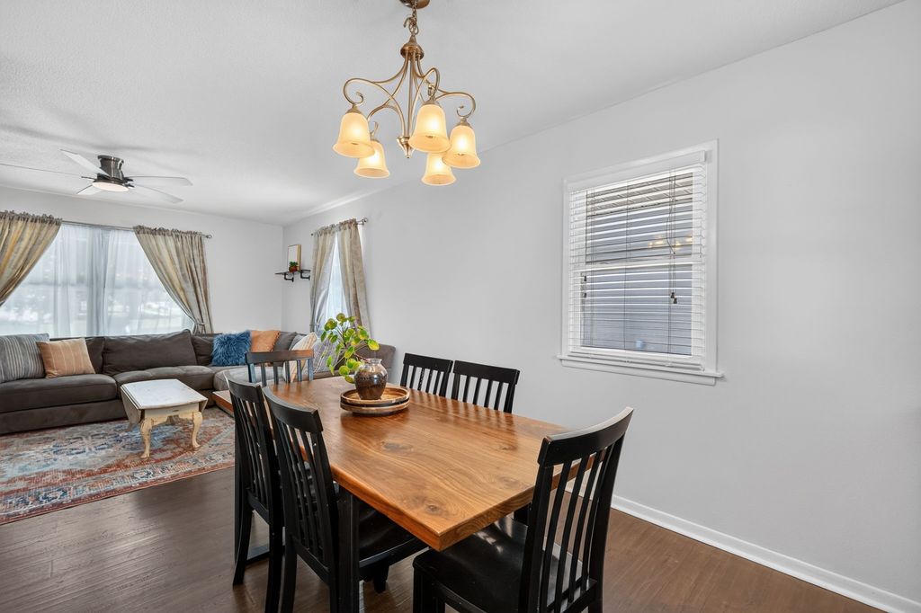 3826 E 40th Street, Des Moines, IA 50317