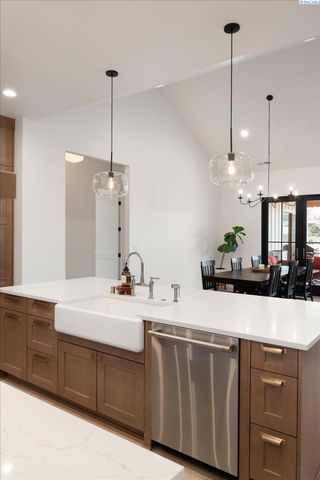 1120 Road 52, Pasco, WA 99301