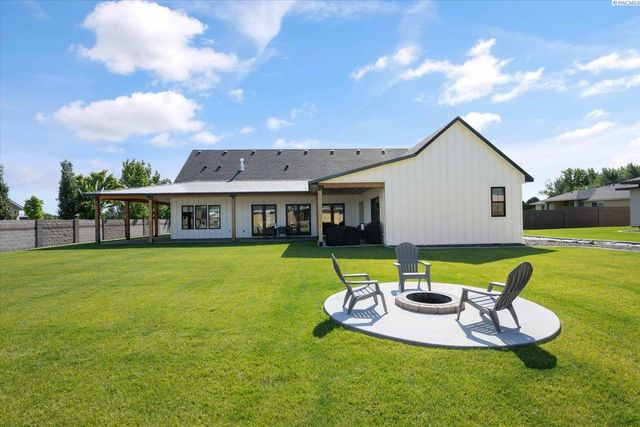 1120 Road 52, Pasco, WA 99301