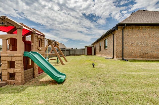 1711 W Blake Way, Mustang, OK 73064