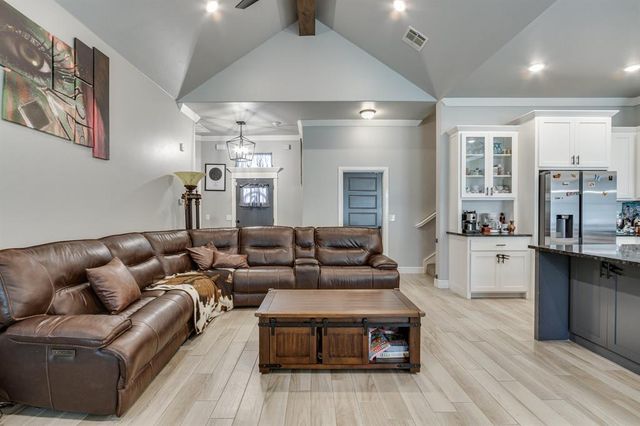 1711 W Blake Way, Mustang, OK 73064
