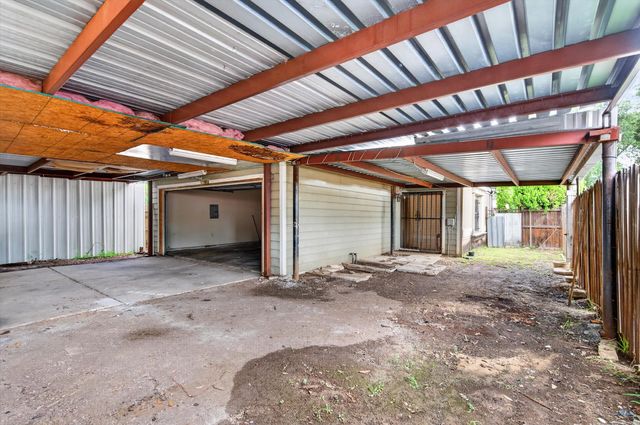 10320 Carolina Oaks Drive, Dallas, TX 75227