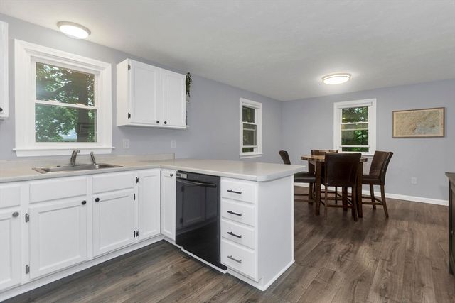 22 Porter St, Shirley, MA 01464