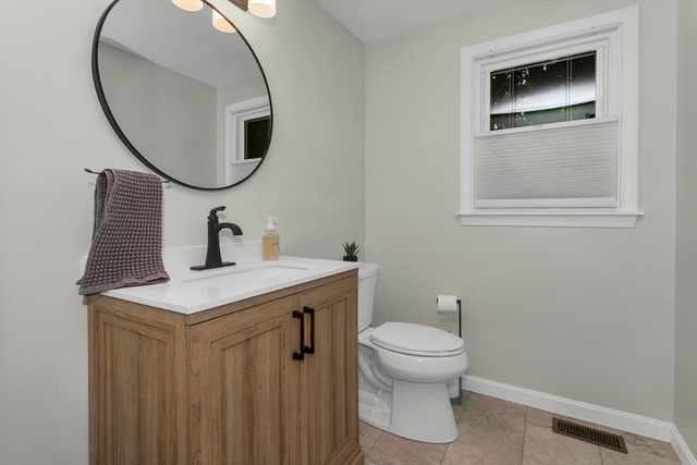 22 Porter St, Shirley, MA 01464